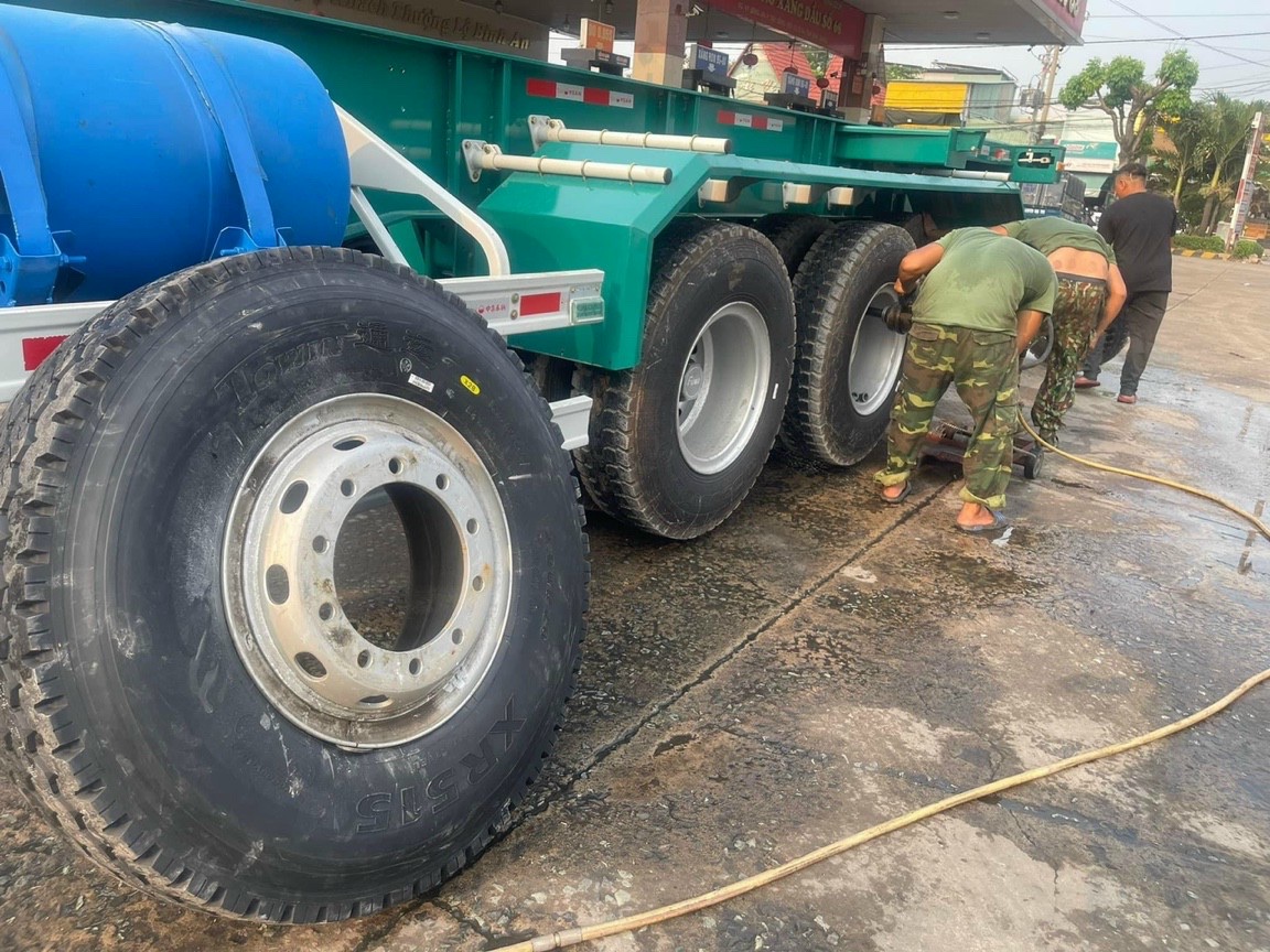 Dịch Vụ Vá Vỏ Xe Lưu Động Cửu Long Thiên Uy Tín Nhất Dĩ An, Bình Dương